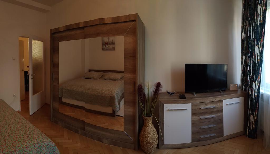 Barto Appartement Praag Buitenkant foto